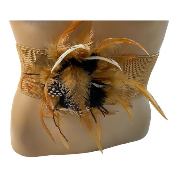 WOMEN’S BEIGE FEATHER,FAUX LEATHER ELASTIC STRETCH BELT. - Picture 1 of 14